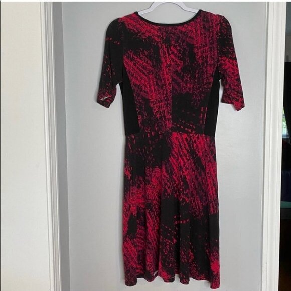 Joseph Ribkoff Red Black Vneck Dress - Picture 4 of 7